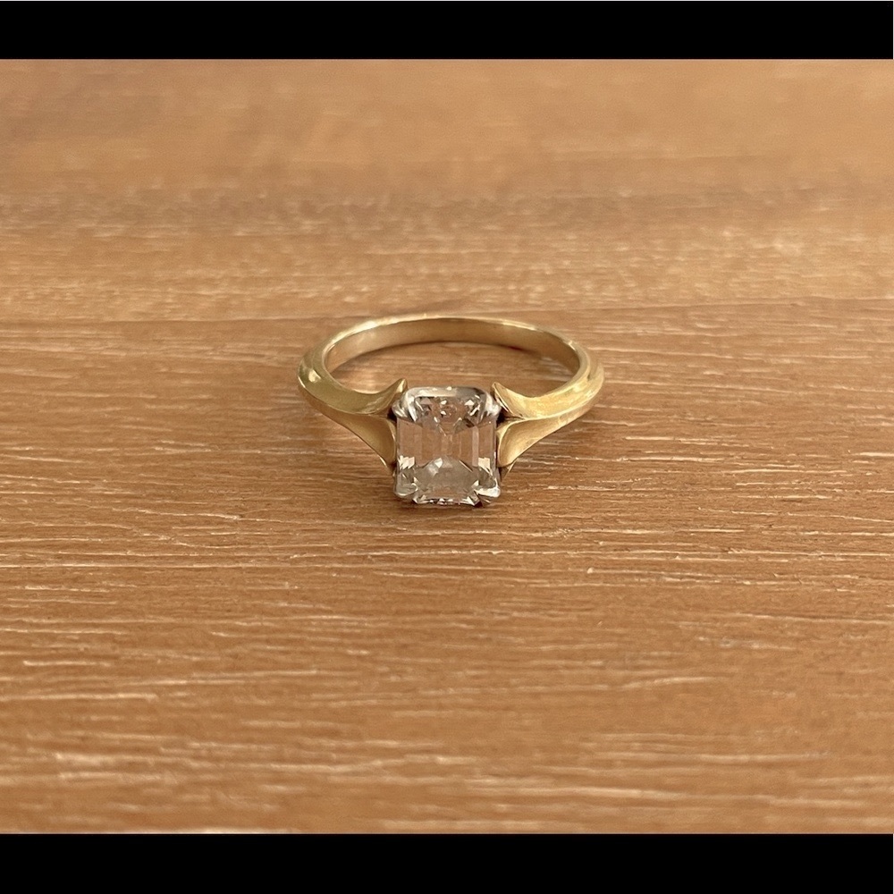 ✨STUNNING ✨McTiegue & McLelland ~ 
 1+ carat diamond & 18k engagement ring.